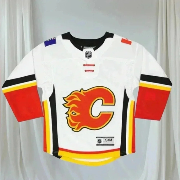 🆕Youth | Calgary Flames NHL Premier Away Jersey - Picture 5 of 16